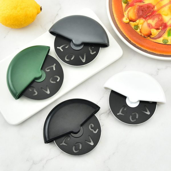 Pizza Cutter with Cutting Wheel — product image 5