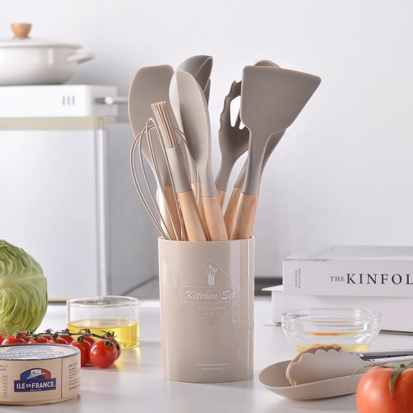 14-Piece Kitchen Utensil Set with Wooden Handles — product image 2