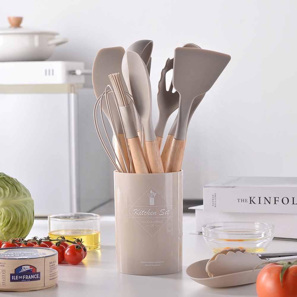 Wholesale Lightweight 14 Pieces Wooden Handle Cookware 1.jpg